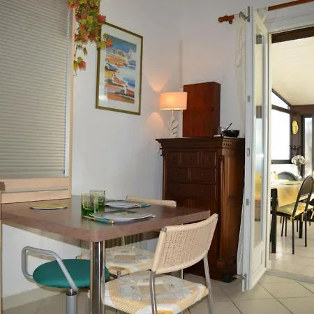 Holiday home Climatisee 3 Pieces, 6 Couchages Avec Terrasse, Piscine Et Parking A Saint-cyprien - Fr-1-225d-532 Saint-Cyprien (Pyrenees-Orientales)