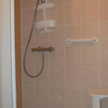 Holiday home Climatisee 3 Pieces, 6 Couchages Avec Terrasse, Piscine Et Parking A Saint-cyprien - Fr-1-225d-532