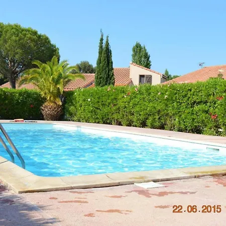 Climatisee 3 Pieces, 6 Couchages Avec Terrasse, Piscine Et Parking A Saint-cyprien - Fr-1-225d-532 Holiday home *