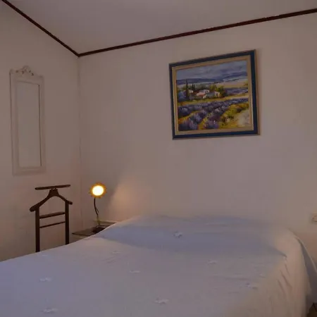 Hébergement de vacances Maison Saint-cyprien, 3 Pièces, 6 Personnes - Fr-1-225d-532 *